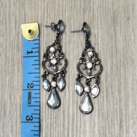 2/$15!🍀Bundle! Chandelier Earrings - Picture 3 of 4